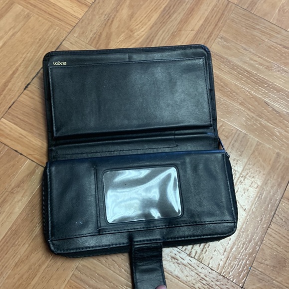 Buxton Women’s Leather Wallet Brown - Picture 5 of 6